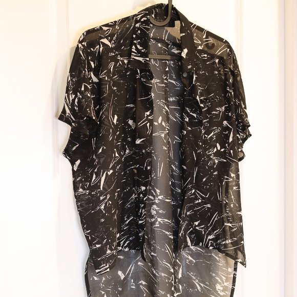 Factory by Erik Hart Sheer High-Low Button Up Short Sleeved Collared Shirt - Picture 6 of 6